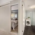 New Couples In The Heart Of Apartment *