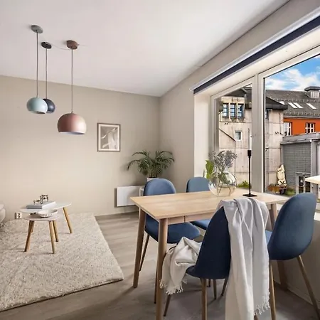 New Couples In The Heart Of Appartement