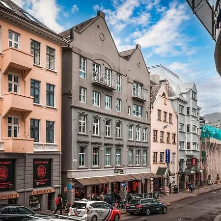 New Couples In The Heart Of برغن