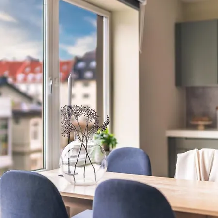 New Couples In The Heart Of Appartement